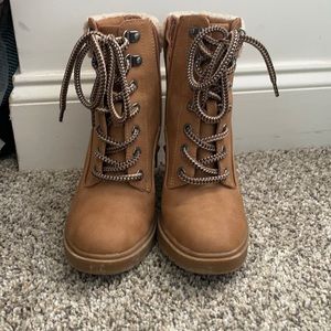 Dolce Vita Platform boots 6.5, camel, worn a few time, good condition